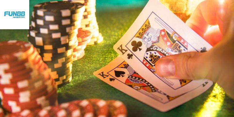 Hướng dẫn chơi poker cho anh em tân thủ